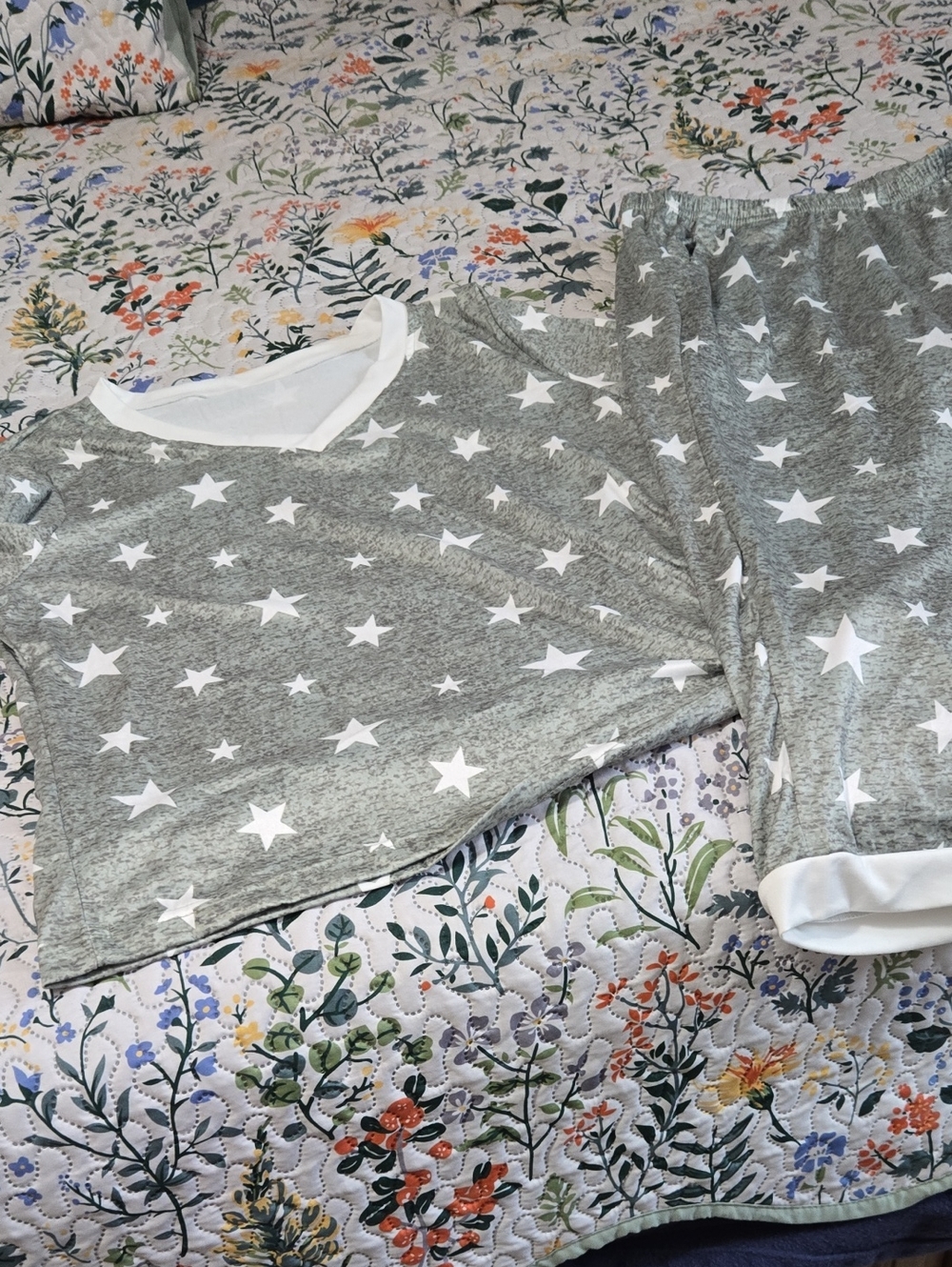 Women's Olive Green Star Print Pajama Set - Comfort Cspri Sleepwear